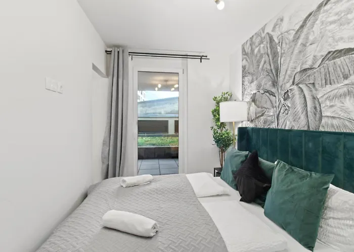 Apartamento Balcony I Direct Connection To The Airport In 15 Min